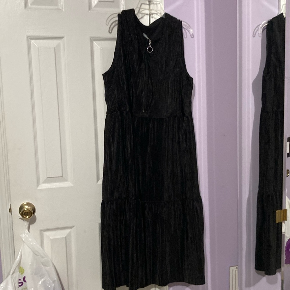 Black ribbed dress